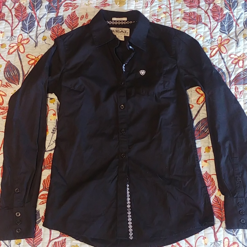 Ariat fitted button down shirt